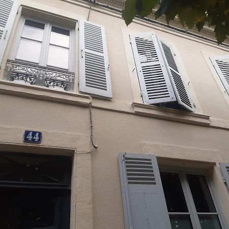 Appartement En Centre Ville Nevers Bagian luar foto