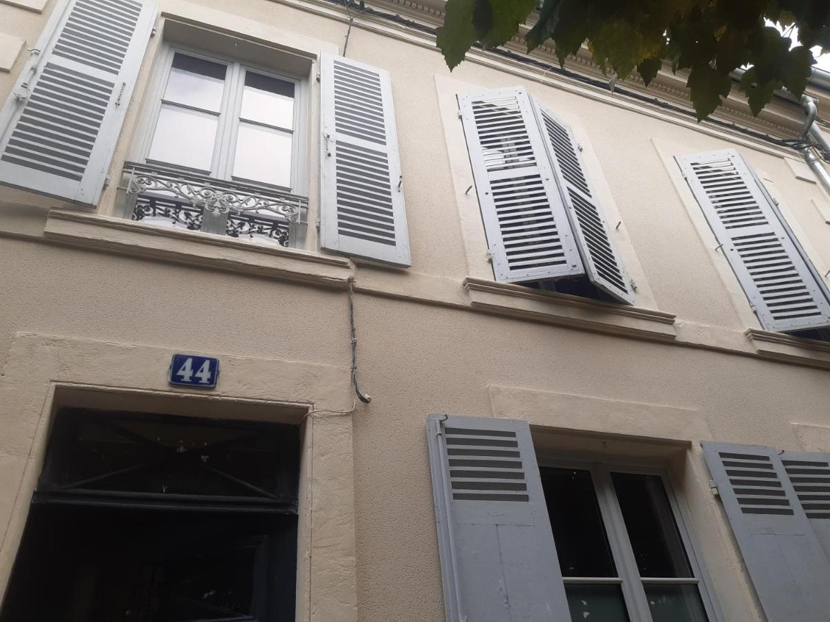 Appartement En Centre Ville Nevers Bagian luar foto